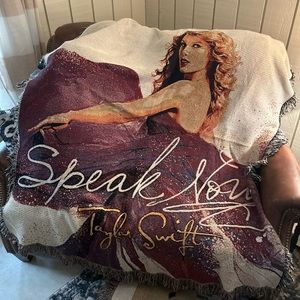 Official Taylor Swift Speak Now Blanket